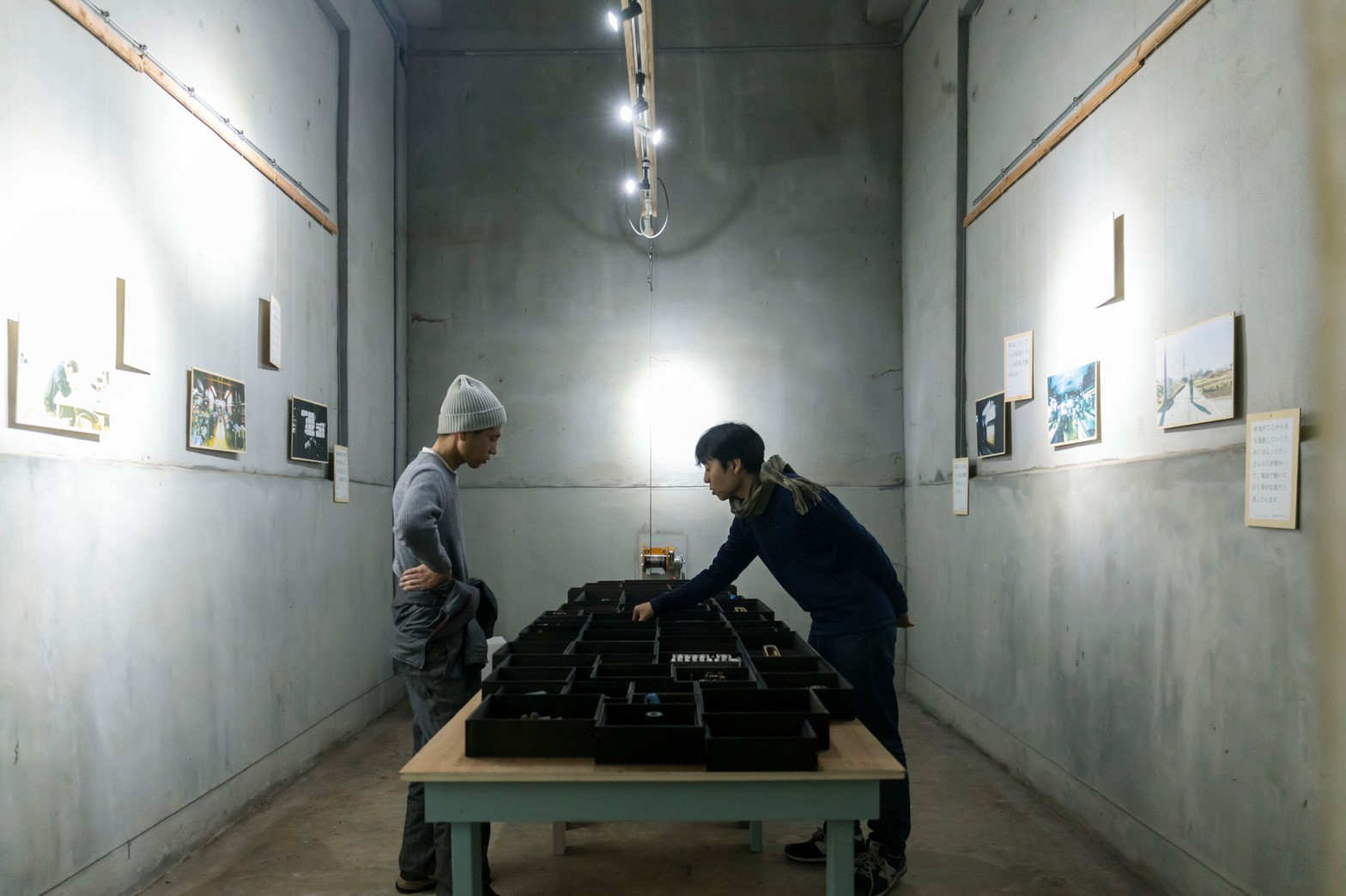 織り機の分解展の会場